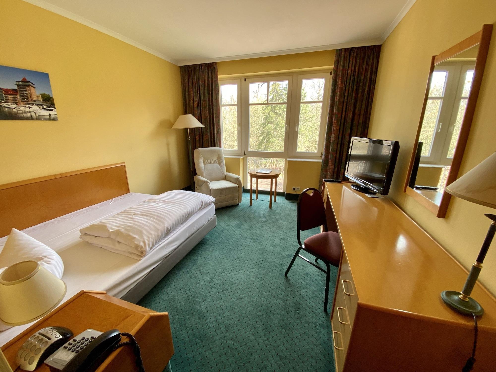 Park Hotel Fasanerie Neustrelitz Dış mekan fotoğraf